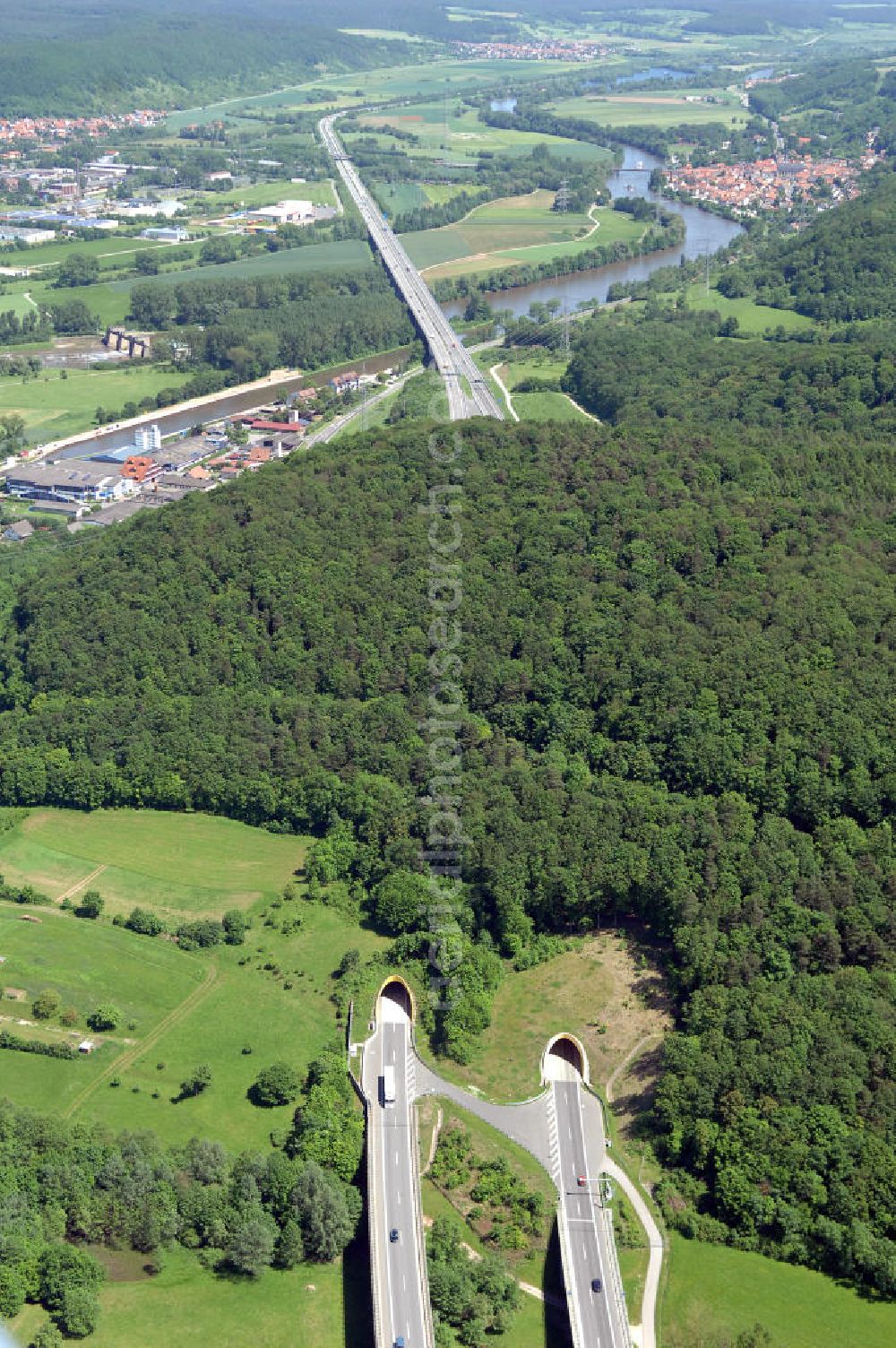 Limbach from above - Blick auf den Autobahntunnel Schwarzer Berg der BAB Bundesautobahn A70 / E48 bei Eltmann/Limbach. Der Tunnel wurde in bergmännischer Weise mit zwei Röhren gebaut und hat eine Länge von 730 m. View of the Black Mountain Highway Tunnel motorway BAB A70 / E48 at Eltmann / Limbach. The tunnel was built in the mining way, with two tubes and has a length of 730 m.