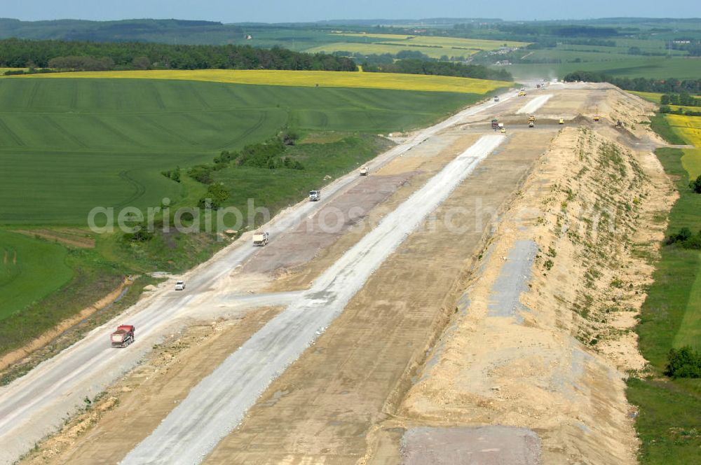 Aerial image Bucha - Blick auf die Baustelle der Autobahnverlegung Europastrasse E40 A4 bei Schorba , Bucha und Oßmaritz nördlich des bisherigen Verlaufes. Bauherr: DEGES (Deutsche Einheit Fernstraßenplanungs- und bau GmbH, Berlin), Bauausführung: ARGE: Baresel, Beton und Monierbau, Kirchhoff Leipzig Ausführungsplanung: Bauzeit: 2008 - 2012 View of the construction site of the highway relocation E40 European highway A4 near Schorba, Bucha and Oßmaritz north of the existing course.