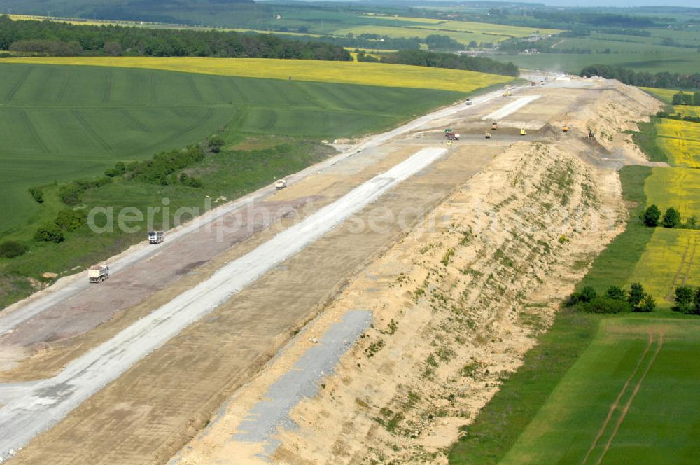 Aerial photograph Bucha - Blick auf die Baustelle der Autobahnverlegung Europastrasse E40 A4 bei Schorba , Bucha und Oßmaritz nördlich des bisherigen Verlaufes. Bauherr: DEGES (Deutsche Einheit Fernstraßenplanungs- und bau GmbH, Berlin), Bauausführung: ARGE: Baresel, Beton und Monierbau, Kirchhoff Leipzig Ausführungsplanung: Bauzeit: 2008 - 2012 View of the construction site of the highway relocation E40 European highway A4 near Schorba, Bucha and Oßmaritz north of the existing course.