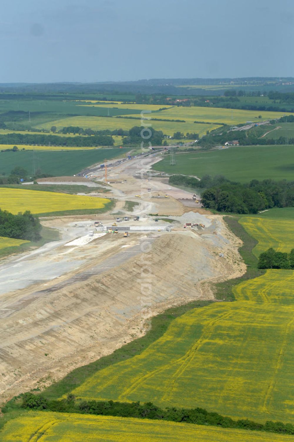 Aerial image Bucha - Blick auf die Baustelle der Autobahnverlegung Europastrasse E40 A4 bei Schorba , Bucha und Oßmaritz nördlich des bisherigen Verlaufes. Bauherr: DEGES (Deutsche Einheit Fernstraßenplanungs- und bau GmbH, Berlin), Bauausführung: ARGE: Baresel, Beton und Monierbau, Kirchhoff Leipzig Ausführungsplanung: Bauzeit: 2008 - 2012 View of the construction site of the highway relocation E40 European highway A4 near Schorba, Bucha and Oßmaritz north of the existing course.