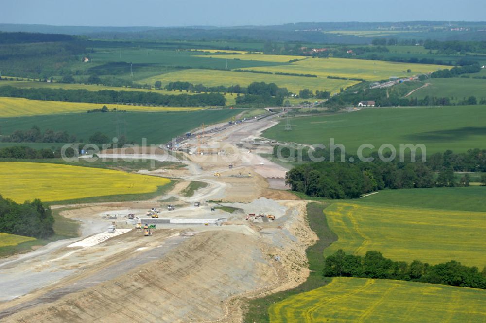 Bucha from above - Blick auf die Baustelle der Autobahnverlegung Europastrasse E40 A4 bei Schorba , Bucha und Oßmaritz nördlich des bisherigen Verlaufes. Bauherr: DEGES (Deutsche Einheit Fernstraßenplanungs- und bau GmbH, Berlin), Bauausführung: ARGE: Baresel, Beton und Monierbau, Kirchhoff Leipzig Ausführungsplanung: Bauzeit: 2008 - 2012 View of the construction site of the highway relocation E40 European highway A4 near Schorba, Bucha and Oßmaritz north of the existing course.