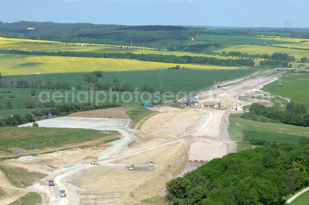 Aerial photograph Bucha - Blick auf die Baustelle der Autobahnverlegung Europastrasse E40 A4 bei Schorba , Bucha und Oßmaritz nördlich des bisherigen Verlaufes. Bauherr: DEGES (Deutsche Einheit Fernstraßenplanungs- und bau GmbH, Berlin), Bauausführung: ARGE: Baresel, Beton und Monierbau, Kirchhoff Leipzig Ausführungsplanung: Bauzeit: 2008 - 2012 View of the construction site of the highway relocation E40 European highway A4 near Schorba, Bucha and Oßmaritz north of the existing course.