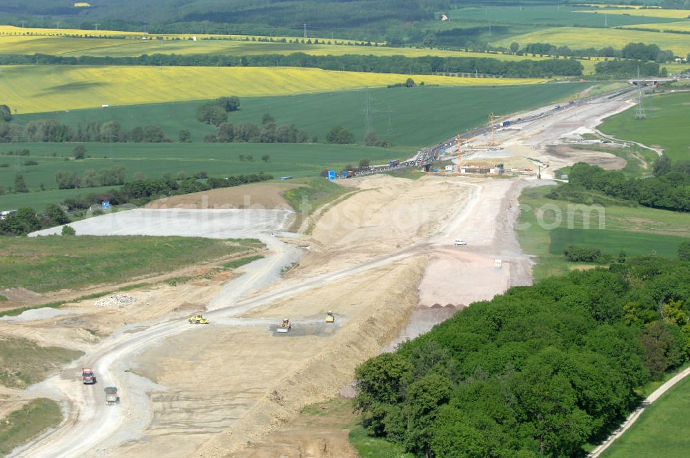 Bucha from above - Blick auf die Baustelle der Autobahnverlegung Europastrasse E40 A4 bei Schorba , Bucha und Oßmaritz nördlich des bisherigen Verlaufes. Bauherr: DEGES (Deutsche Einheit Fernstraßenplanungs- und bau GmbH, Berlin), Bauausführung: ARGE: Baresel, Beton und Monierbau, Kirchhoff Leipzig Ausführungsplanung: Bauzeit: 2008 - 2012 View of the construction site of the highway relocation E40 European highway A4 near Schorba, Bucha and Oßmaritz north of the existing course.