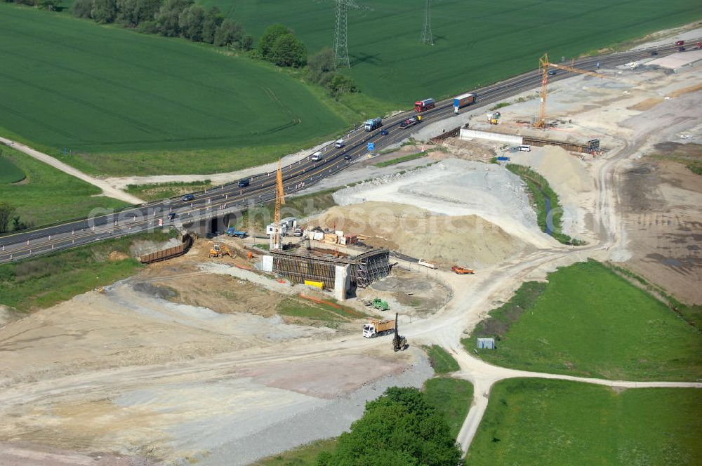 Aerial image Bucha - Blick auf die Baustelle der Autobahnverlegung Europastrasse E40 A4 bei Schorba , Bucha und Oßmaritz nördlich des bisherigen Verlaufes. Bauherr: DEGES (Deutsche Einheit Fernstraßenplanungs- und bau GmbH, Berlin), Bauausführung: ARGE: Baresel, Beton und Monierbau, Kirchhoff Leipzig Ausführungsplanung: Bauzeit: 2008 - 2012 View of the construction site of the highway relocation E40 European highway A4 near Schorba, Bucha and Oßmaritz north of the existing course.