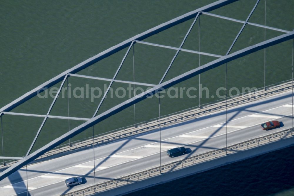 Aerial photograph Parkstetten - Car rides under the steel arch road bridge over the Danube in Parkstetten in Bavaria