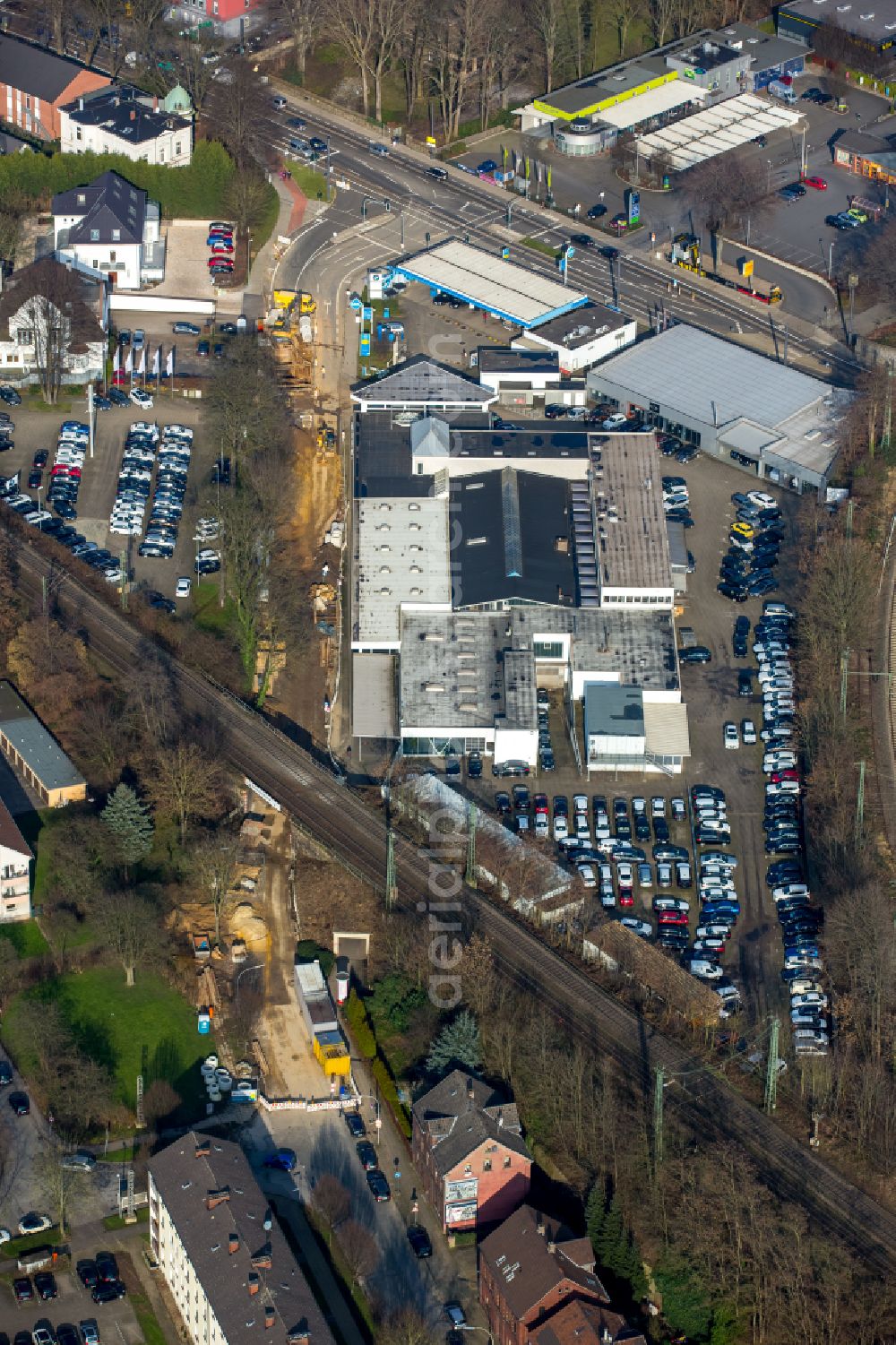 Witten from the bird's eye view: Car dealership building the car dealership Car center Bernhard Ernst GmbH & Co. KG on the street Sprockhoeveler in the district Annen in Witten in North Rhine-Westphalia, Germany