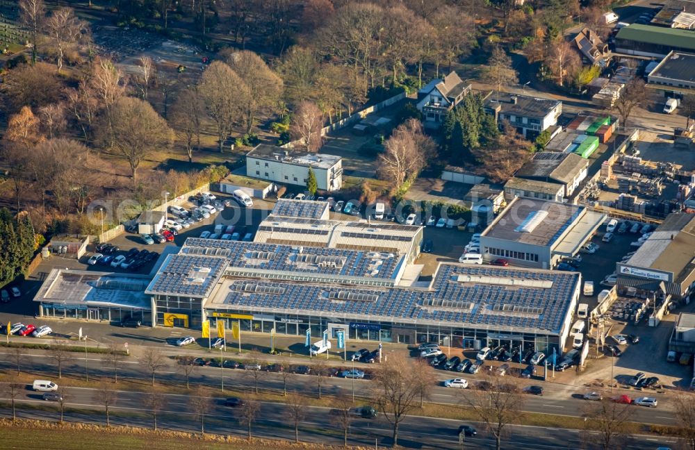 Aerial image Bottrop - Car dealership building Autohaus Borgmann GmbH on the Schubertstrasse in the district Stadtmitte in Bottrop in the state North Rhine-Westphalia