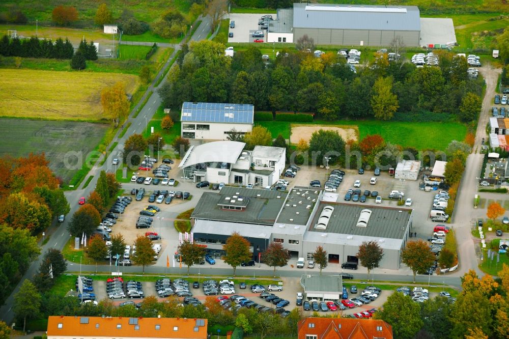 Weyhe from the bird's eye view: Car dealership building Autohaus Brandt GmbH Im Bruch in the district Kirchweyhe in Weyhe in the state Lower Saxony, Germany