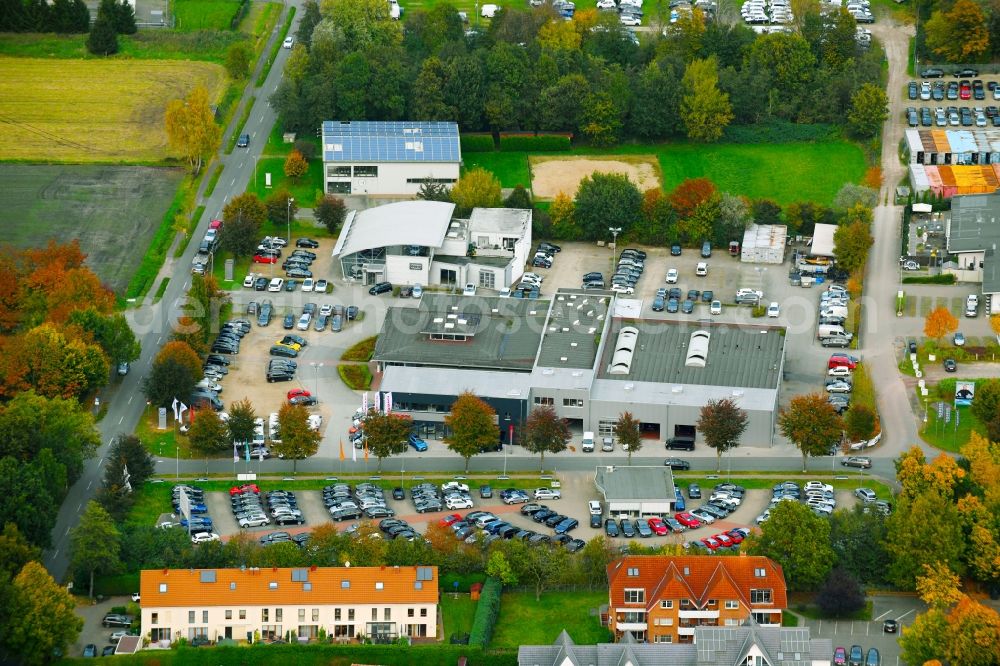 Weyhe from above - Car dealership building Autohaus Brandt GmbH Im Bruch in the district Kirchweyhe in Weyhe in the state Lower Saxony, Germany