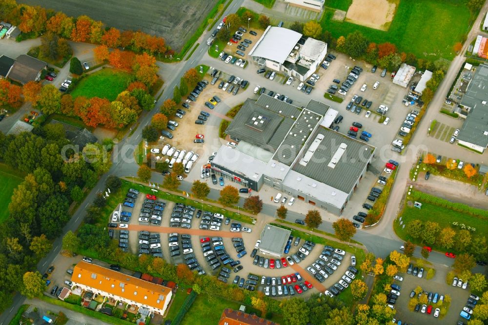 Weyhe from above - Car dealership building Autohaus Brandt GmbH Im Bruch in the district Kirchweyhe in Weyhe in the state Lower Saxony, Germany