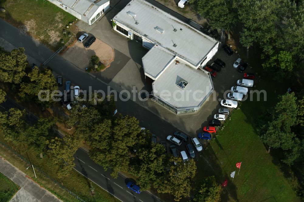 Aerial image Werneuchen - Car dealership building VW Autohaus Hubert Thies on Freienwalder Chaussee in Werneuchen in the state Brandenburg