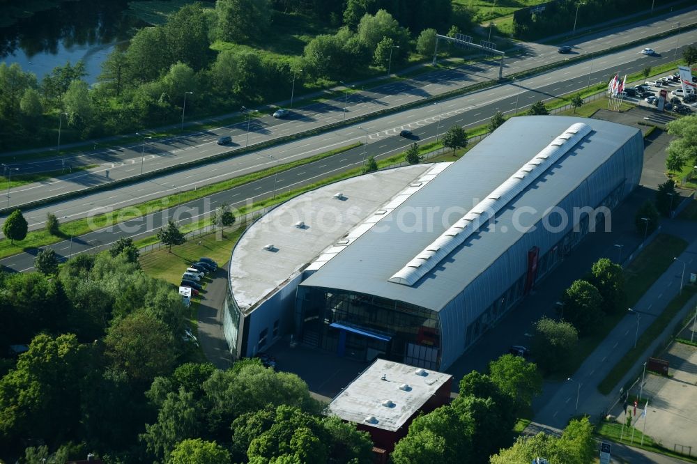 Aerial image Rostock - Car dealership building Brueggemann GmbH & Co.KG in Rostock in the state Mecklenburg - Western Pomerania, Germany