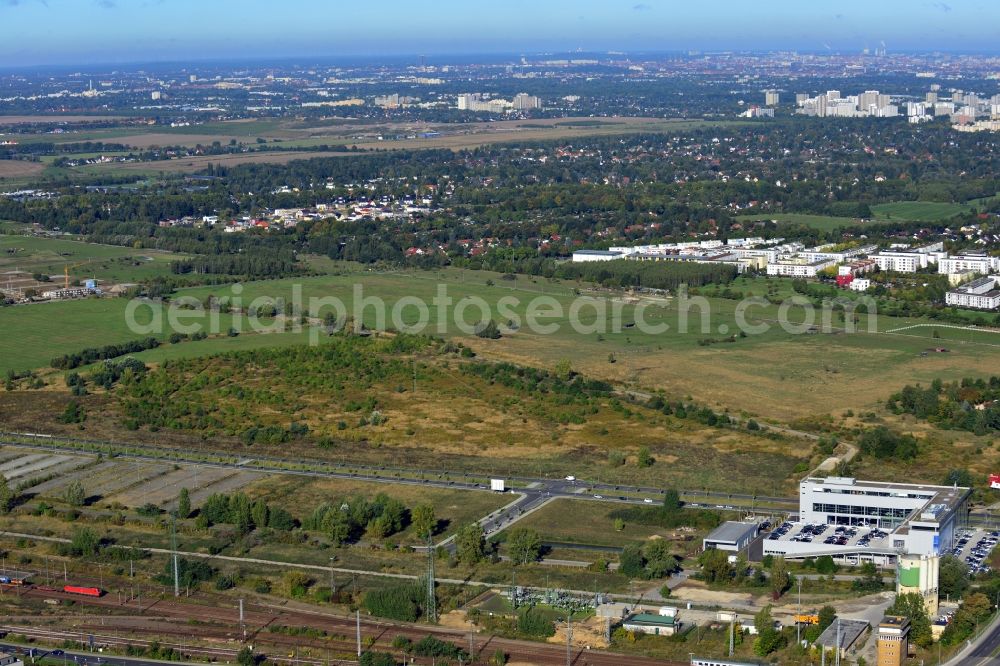 Aerial image Schönefeld - Car dealership building Mercedes-Benz Niederlassung Berlin on Hans-Grade-Allee in Schoenefeld in the state Brandenburg, Germany