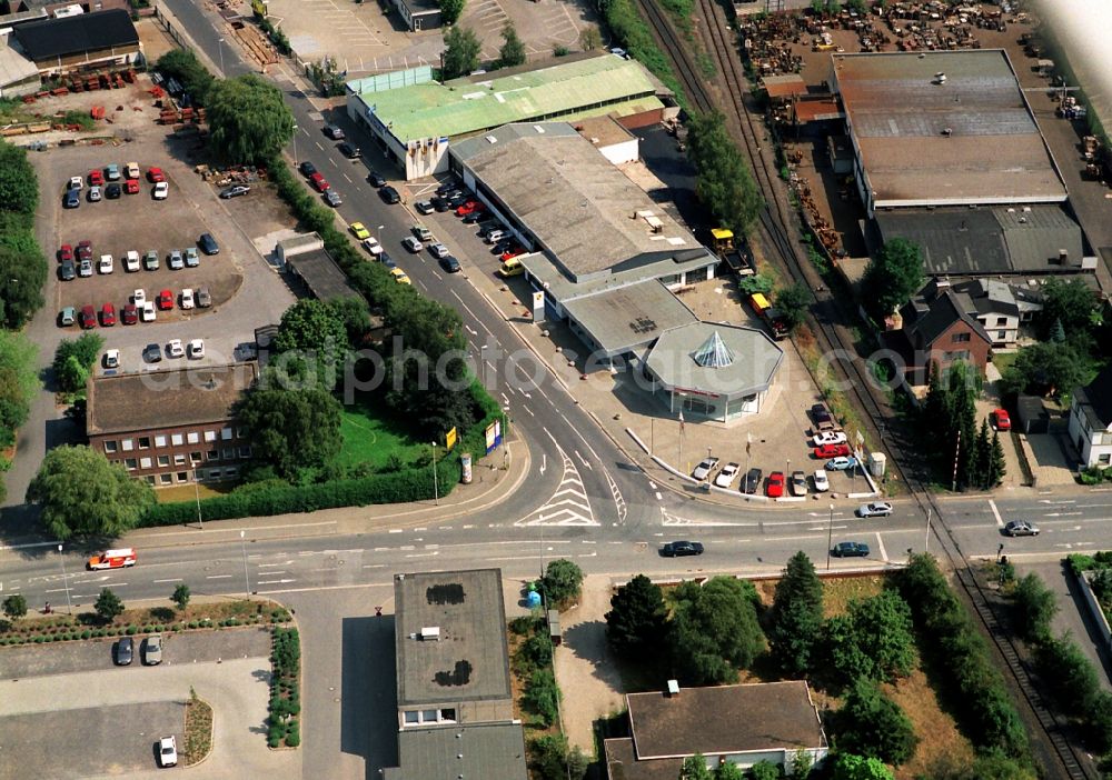 Aerial photograph Moers - Car dealership building PORSCHE Am Jostenhof - Am Schuermannshuett in Moers in the state North Rhine-Westphalia