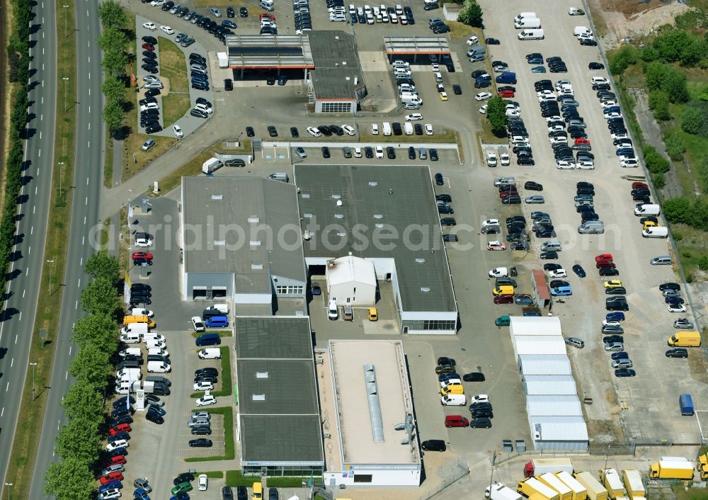 Aerial image Magdeburg - Car dealership building of Rothenseer Autohaus GmbH next to the LCW Lackiercentrum Wernigerode GmbH in the August-Bebel-Damm in Magdeburg in the state of Saxony-Anhalt, Germany