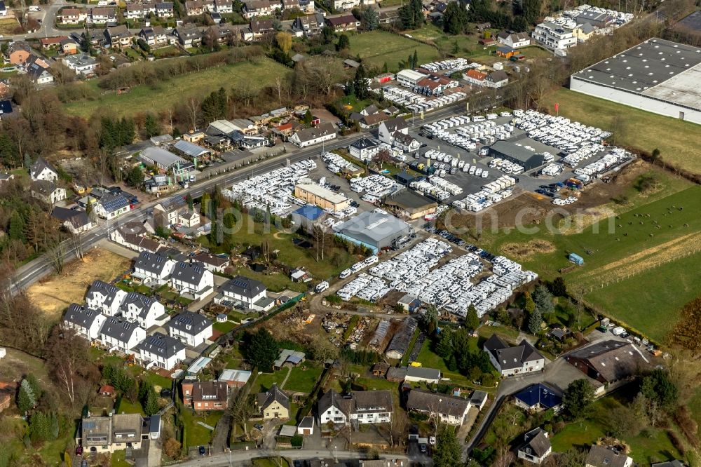 Mülheim an der Ruhr from above - Car dealership building of Thrun Reisemobile GmbH and of Ahorn Wohnmobile GmbH & Co KG on Koelner Strasse in Muelheim on the Ruhr in the state North Rhine-Westphalia, Germany