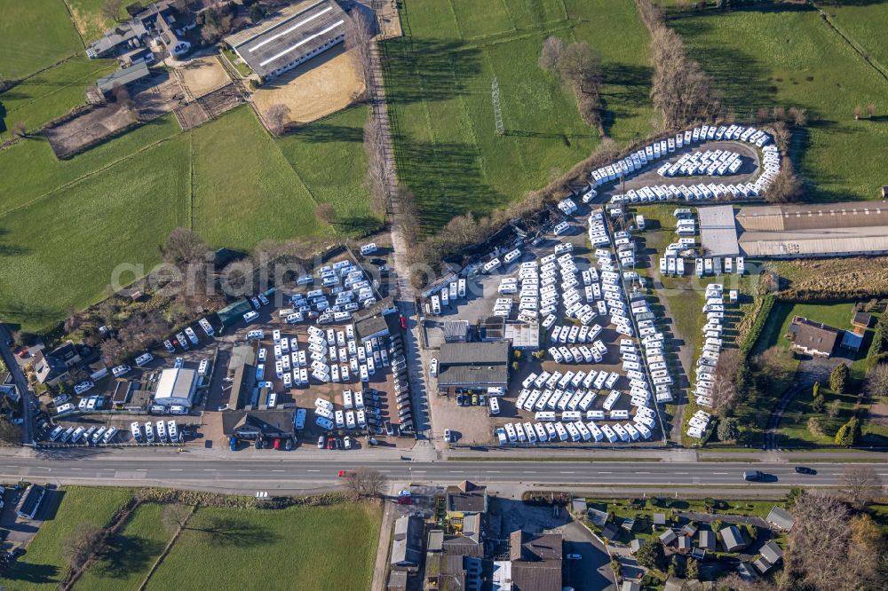 Mülheim an der Ruhr from above - Car dealership building of a car dealership for campers on Koelner Strasse in Muelheim on the Ruhr in the state North Rhine-Westphalia, Germany