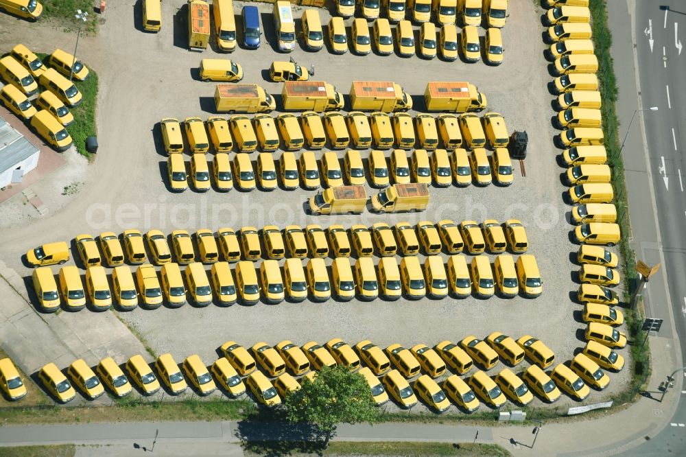 Aerial photograph Magdeburg - Automobile business selling area for vehicles from the continuance of the German post of the car dealer of the Interm GmbH in Magdeburg in the federal state Saxony-Anhalt, Germany