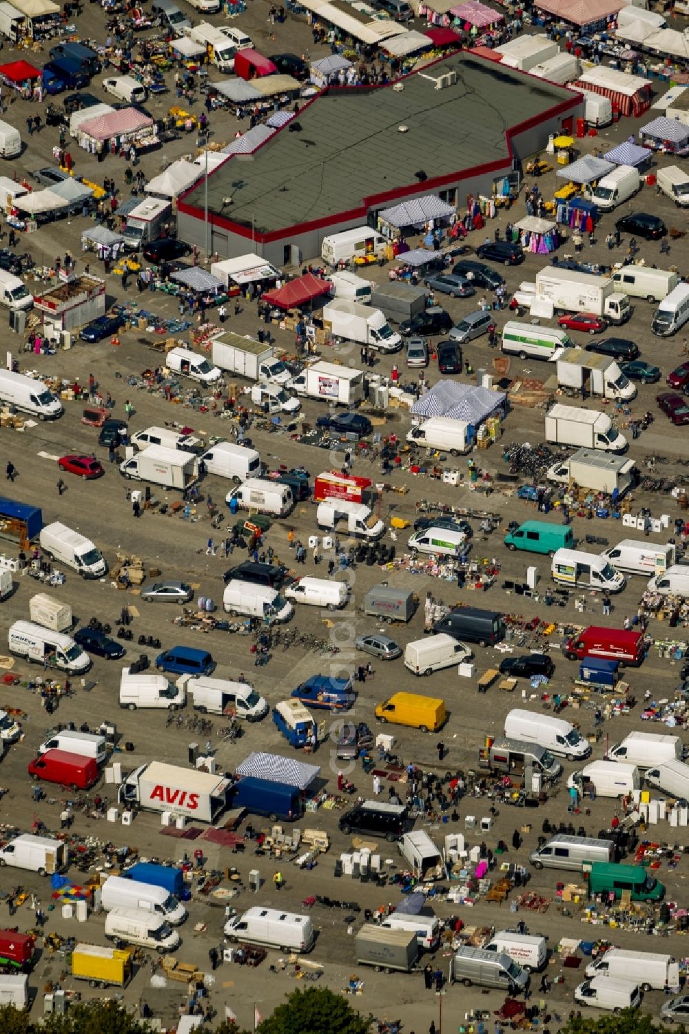 Aerial photograph Essen - Auto parts market, flea market and drive-in area in Essen in North Rhine-Westphalia