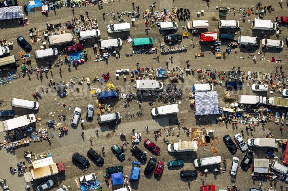 Aerial image Essen - Auto parts market, flea market and drive-in area in Essen in North Rhine-Westphalia