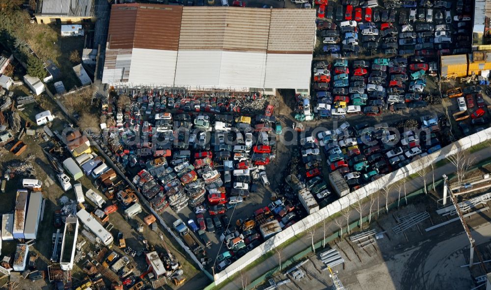 Bochum from above - Car recovery and car scrapping in the industrial area Carolinenglück Hordel in Bochum in North Rhine-Westphalia