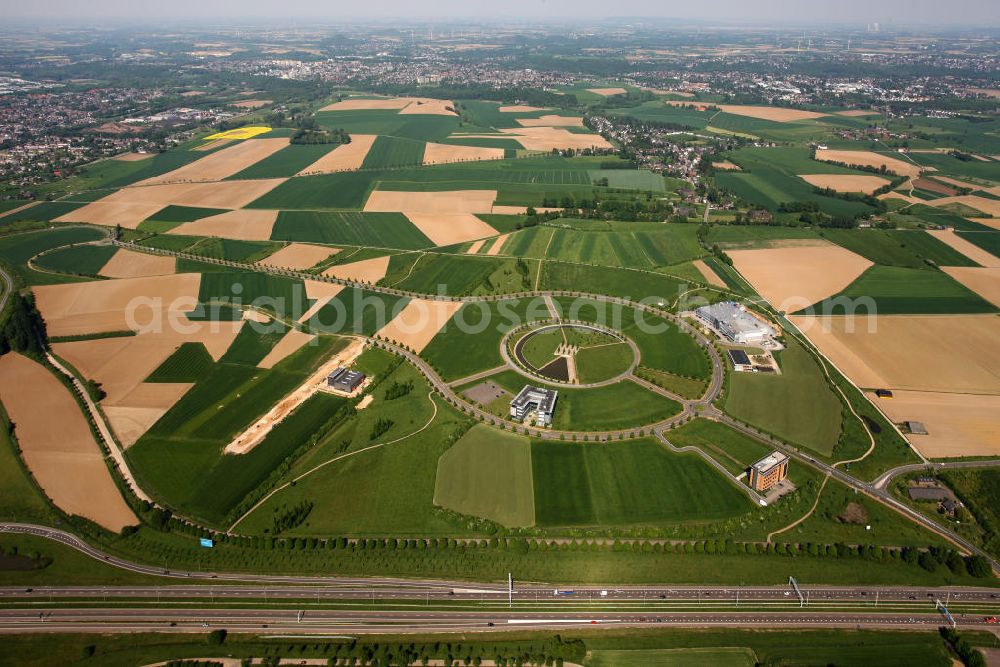 Aerial image Aachen - Blick auf den AVANTIS European Science and Business Park, er ist der erste grenzüberschreitende deutsch-niederländische Gewerbepark.Die Lage in der Euregio Maas-Rhein, zwischen Aachen und Heerlen (Niederlande) bietet Unternehmen und Investoren ausgezeichnete Möglichkeiten mit besonderen Marktchancen.