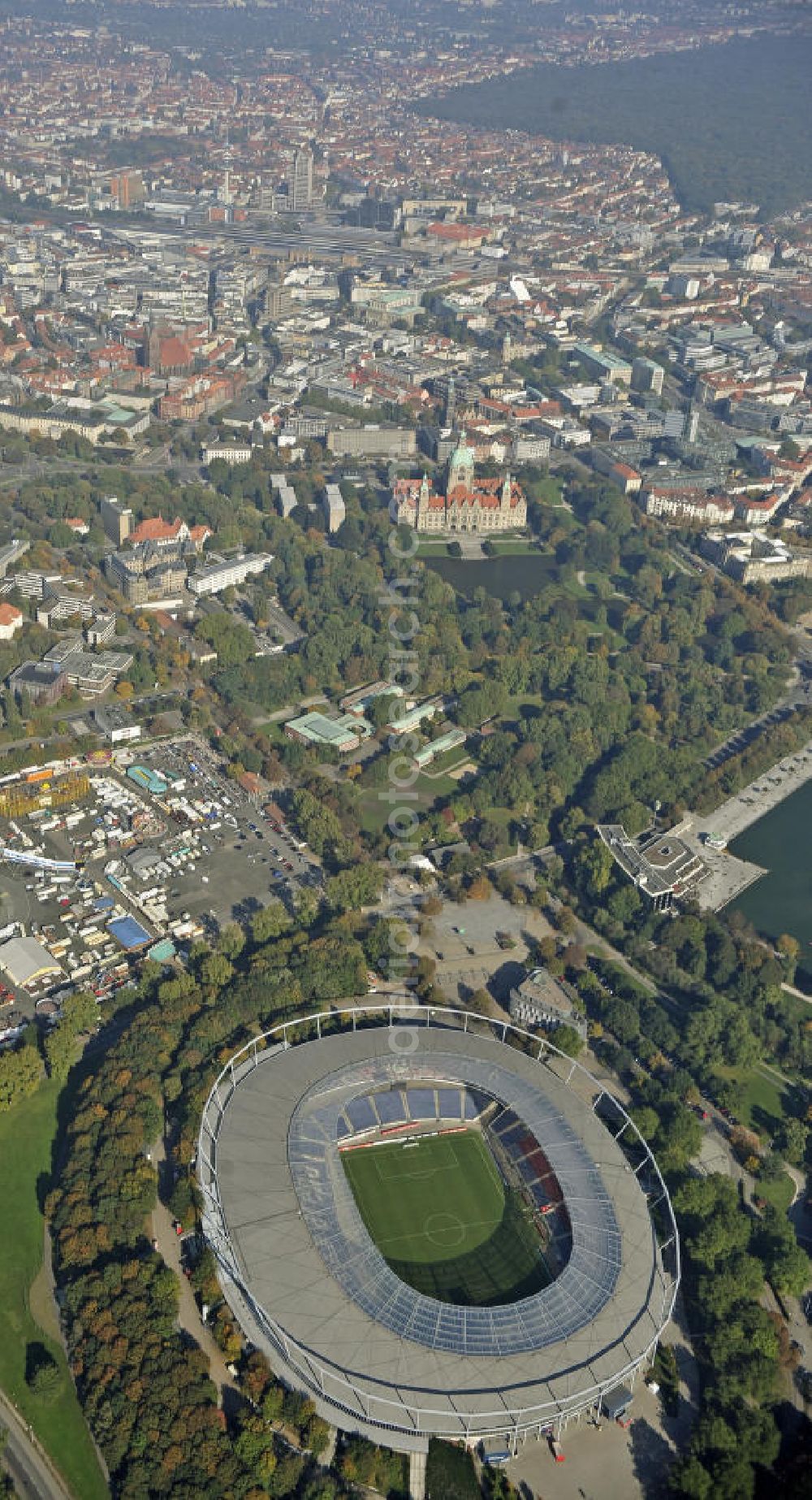 Hannover from the bird's eye view: Die AWD-Arena ( früher Niedersachsenstadion ) im Stadtteil Calenberger Neustadt. Das Stadion bietet Platz für 49.000 Zuschauer und ist die Heimspielstätte des Fußballklubs Hannover 96. The AWD-Arena (formerly Niedersachsenstadion) in the district Calenberger Neustadt.