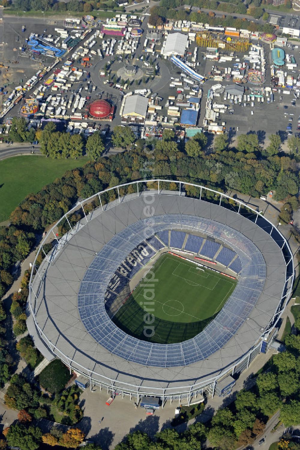 Aerial photograph Hannover - Die AWD-Arena ( früher Niedersachsenstadion ) im Stadtteil Calenberger Neustadt. Das Stadion bietet Platz für 49.000 Zuschauer und ist die Heimspielstätte des Fußballklubs Hannover 96. The AWD-Arena (formerly Niedersachsenstadion) in the district Calenberger Neustadt.