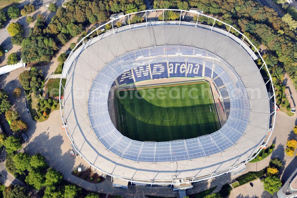 Hannover from above - Die AWD-Arena, früher Niedersachsenstadion, im Stadtteil Calenberger Neustadt. Das Stadion bietet Platz für 49.000 Zuschauer und ist die Heimspielstätte des Fußballklubs Hannover 96. The AWD-Arena, formerly Niedersachsenstadion, in the district Calenberger Neustadt.