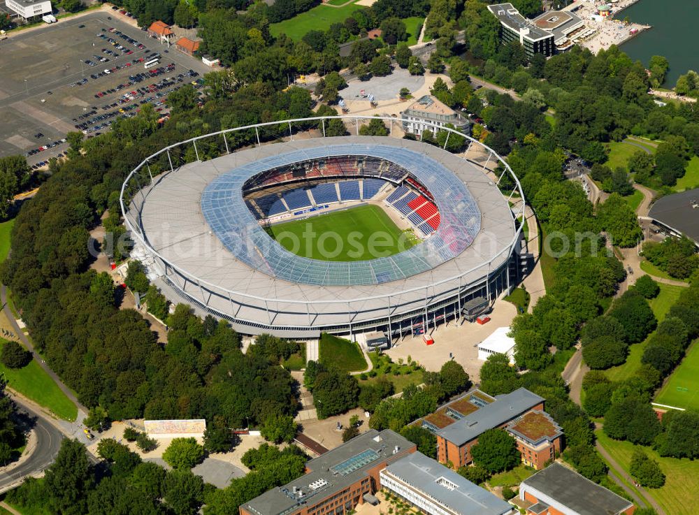 Aerial image Hannover - Die AWD-Arena, früher Niedersachsenstadion, im Stadtteil Calenberger Neustadt. Das Stadion bietet Platz für 49.000 Zuschauer und ist die Heimspielstätte des Fußballklubs Hannover 96. The AWD-Arena, formerly Niedersachsenstadion, in the district Calenberger Neustadt.