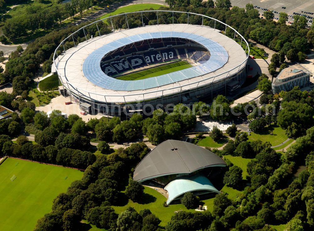 Aerial image Hannover - Die AWD-Arena, früher Niedersachsenstadion, im Stadtteil Calenberger Neustadt. Das Stadion bietet Platz für 49.000 Zuschauer und ist die Heimspielstätte des Fußballklubs Hannover 96. The AWD-Arena, formerly Niedersachsenstadion, in the district Calenberger Neustadt.