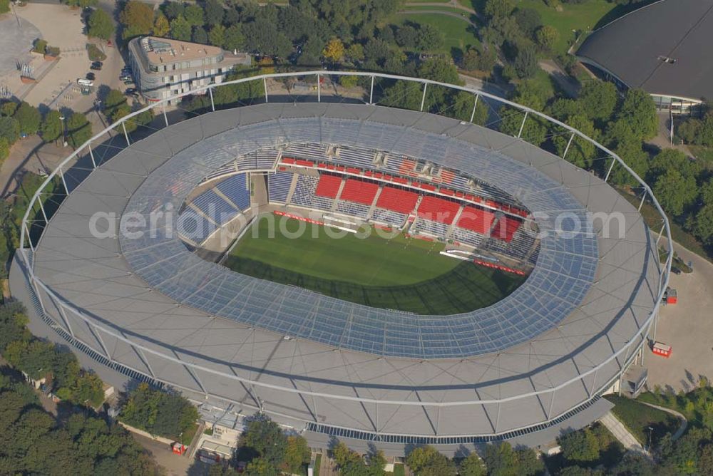 Hannover from the bird's eye view: Blick auf die AWD-Arena Hannover. Das Stadion hat eine Kapazität von 50000 Plätzen. Hannover 96 Arena GmbH & Co. KG.Arthur-Menge-Ufer 5,30169 Hannover , Frau A. Marschner,Telefon: 05 11/ 96 900 - 450,E-Mail: amarschner@hannover96.de