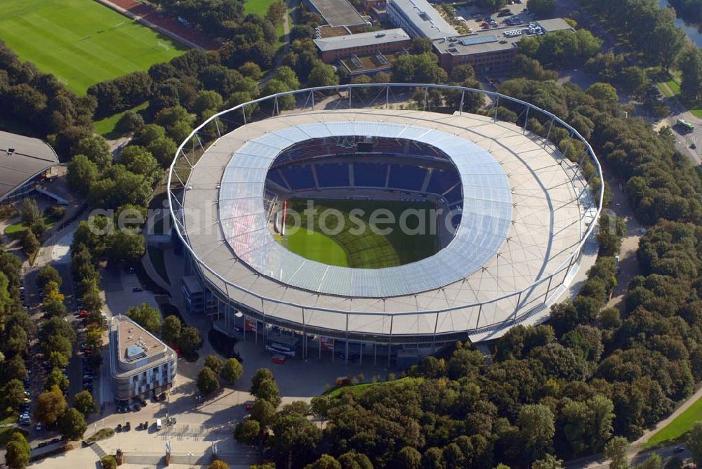 Hannover from above - Blick auf die AWD-Arena Hannover. Das Stadion hat eine Kapazität von 50000 Plätzen. Hannover 96 Arena GmbH & Co. KG.Arthur-Menge-Ufer 5,30169 Hannover , Frau A. Marschner,Telefon: 05 11/ 96 900 - 450,E-Mail: amarschner@hannover96.de