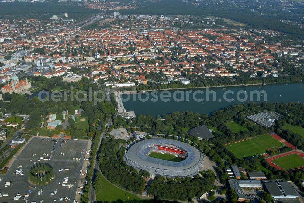 Hannover from the bird's eye view: Blick auf die AWD-Arena Hannover. Das Stadion hat eine Kapazität von 50000 Plätzen. Hannover 96 Arena GmbH & Co. KG.Arthur-Menge-Ufer 5,30169 Hannover , Frau A. Marschner,Telefon: 05 11/ 96 900 - 450,E-Mail: amarschner@hannover96.de