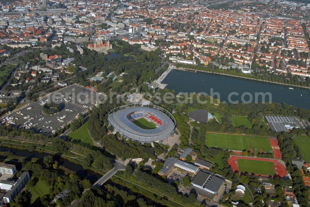 Hannover from above - Blick auf die AWD-Arena Hannover. Das Stadion hat eine Kapazität von 50000 Plätzen. Hannover 96 Arena GmbH & Co. KG.Arthur-Menge-Ufer 5,30169 Hannover , Frau A. Marschner,Telefon: 05 11/ 96 900 - 450,E-Mail: amarschner@hannover96.de