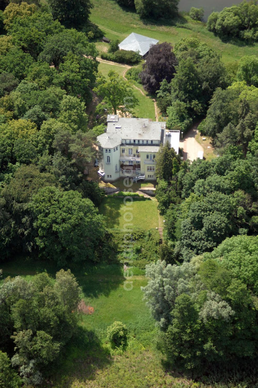 Dambeck from the bird's eye view: Blick auf den AWO SANO Familienferienpark in Dambeck am Müritz-Nationalpark. Anschrift: Dambeck 2 in 17237 Kratzeburg - Dambeck;