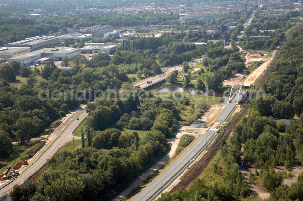 Dessau-Roßlau from above - Blick auf verschiedene Brückenbauwerke an der Baustelle zum Ausbau der B184 zwischen Dessau und Roßlau in Sachsen-Anhalt. Die B184 wird aufgrund des gestiegenen Verkehrsaufkommens zwischen 2006 und 2009 als vierstreifige Bundesstraße (RQ 20) über den Verlauf der Elbe hinweg ausgebaut. Bauherr ist der Landesbetrieb Bau Sachsen-Anhalt, die Projektleitung liegt bei SCHÜßLER - PLAN Berlin. Kontakt Projektleitung: Schüßler - Plan Ingenieurgesellschaft mbH, Tel. +49(0)30 42106 0, Email: berlin@schuessler-plan.de