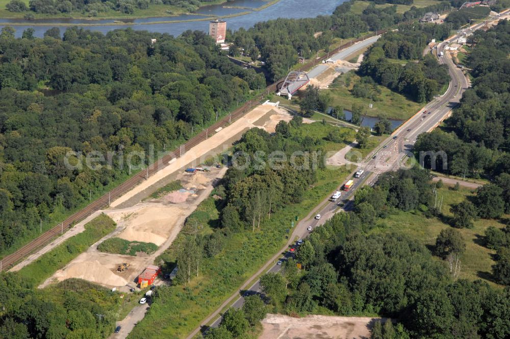 Dessau-Roßlau from the bird's eye view: Blick auf verschiedene Brückenbauwerke an der Baustelle zum Ausbau der B184 zwischen Dessau und Roßlau in Sachsen-Anhalt. Die B184 wird aufgrund des gestiegenen Verkehrsaufkommens zwischen 2006 und 2009 als vierstreifige Bundesstraße (RQ 20) über den Verlauf der Elbe hinweg ausgebaut. Bauherr ist der Landesbetrieb Bau Sachsen-Anhalt, die Projektleitung liegt bei SCHÜßLER - PLAN Berlin. Kontakt Projektleitung: Schüßler - Plan Ingenieurgesellschaft mbH, Tel. +49(0)30 42106 0, Email: berlin@schuessler-plan.de