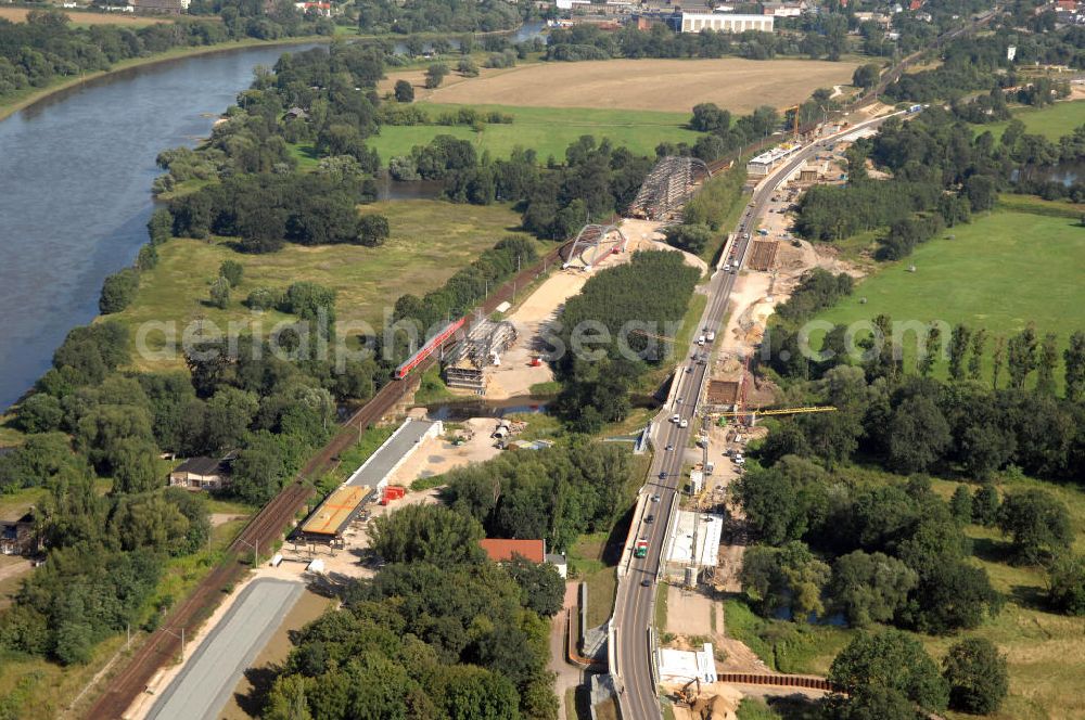 Aerial photograph Dessau-Roßlau - Blick auf verschiedene Brückenbauwerke an der Baustelle zum Ausbau der B184 zwischen Dessau und Roßlau in Sachsen-Anhalt. Die B184 wird aufgrund des gestiegenen Verkehrsaufkommens zwischen 2006 und 2009 als vierstreifige Bundesstraße (RQ 20) über den Verlauf der Elbe hinweg ausgebaut. Bauherr ist der Landesbetrieb Bau Sachsen-Anhalt, die Projektleitung liegt bei SCHÜßLER - PLAN Berlin. Kontakt Projektleitung: Schüßler - Plan Ingenieurgesellschaft mbH, Tel. +49(0)30 42106 0, Email: berlin@schuessler-plan.de