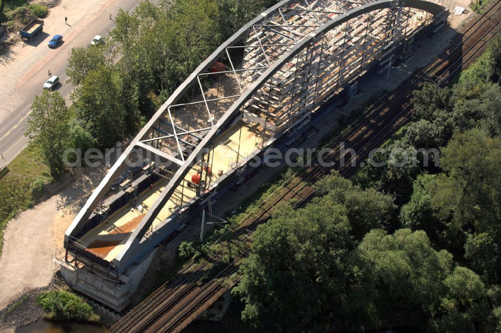 Aerial photograph Dessau-Roßlau - Blick auf verschiedene Brückenbauwerke an der Baustelle zum Ausbau der B184 zwischen Dessau und Roßlau in Sachsen-Anhalt. Die B184 wird aufgrund des gestiegenen Verkehrsaufkommens zwischen 2006 und 2009 als vierstreifige Bundesstraße (RQ 20) über den Verlauf der Elbe hinweg ausgebaut. Bauherr ist der Landesbetrieb Bau Sachsen-Anhalt, die Projektleitung liegt bei SCHÜßLER - PLAN Berlin. Kontakt Projektleitung: Schüßler - Plan Ingenieurgesellschaft mbH, Tel. +49(0)30 42106 0, Email: berlin@schuessler-plan.de