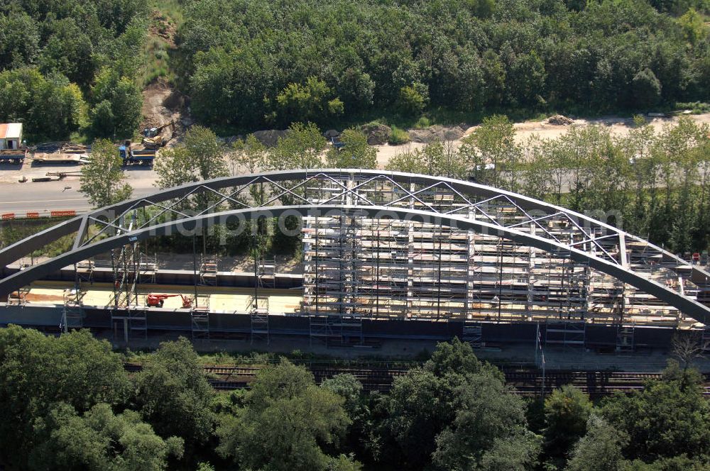 Dessau-Roßlau from above - Blick auf verschiedene Brückenbauwerke an der Baustelle zum Ausbau der B184 zwischen Dessau und Roßlau in Sachsen-Anhalt. Die B184 wird aufgrund des gestiegenen Verkehrsaufkommens zwischen 2006 und 2009 als vierstreifige Bundesstraße (RQ 20) über den Verlauf der Elbe hinweg ausgebaut. Bauherr ist der Landesbetrieb Bau Sachsen-Anhalt, die Projektleitung liegt bei SCHÜßLER - PLAN Berlin. Kontakt Projektleitung: Schüßler - Plan Ingenieurgesellschaft mbH, Tel. +49(0)30 42106 0, Email: berlin@schuessler-plan.de