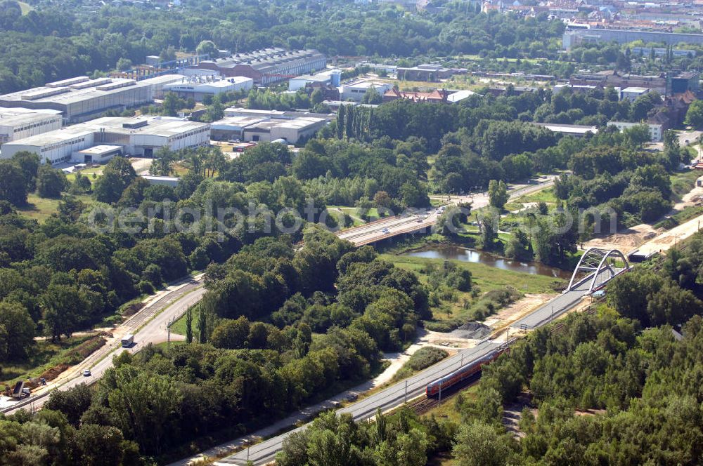 Dessau-Roßlau from above - Blick auf verschiedene Brückenbauwerke an der Baustelle zum Ausbau der B184 zwischen Dessau und Roßlau in Sachsen-Anhalt. Die B184 wird aufgrund des gestiegenen Verkehrsaufkommens zwischen 2006 und 2009 als vierstreifige Bundesstraße (RQ 20) über den Verlauf der Elbe hinweg ausgebaut. Bauherr ist der Landesbetrieb Bau Sachsen-Anhalt, die Projektleitung liegt bei SCHÜßLER - PLAN Berlin. Kontakt Projektleitung: Schüßler - Plan Ingenieurgesellschaft mbH, Tel. +49(0)30 42106 0, Email: berlin@schuessler-plan.de