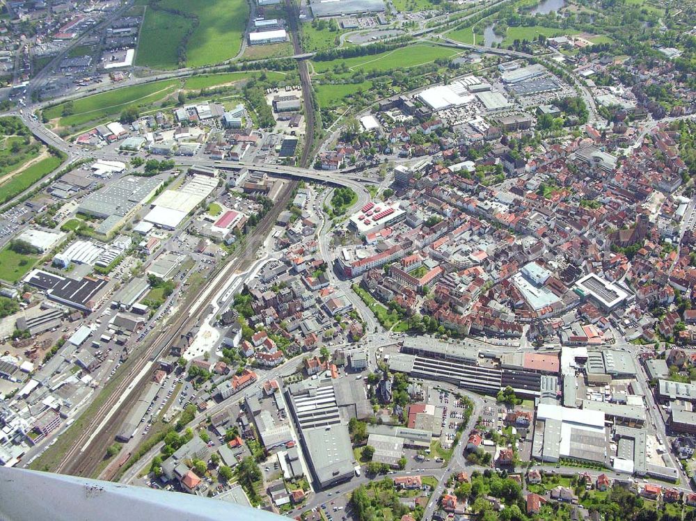 Bad Frankenhausen from above - Blick auf Bad Frankenhausen in Thüringen. Der Landkreis Bad Frankenhausen hat 9233 Einwohner. Am bekanntesten in oder an Bad Frankenhausen ist der Kyffhäuser