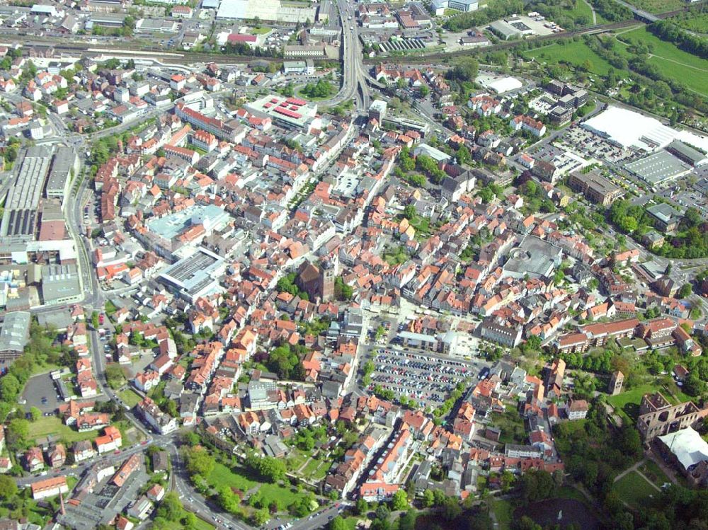 Bad Frankenhausen from above - Blick auf Bad Frankenhausen in Thüringen. Der Landkreis Bad Frankenhausen hat 9233 Einwohner. Am bekanntesten in oder an Bad Frankenhausen ist der Kyffhäuser