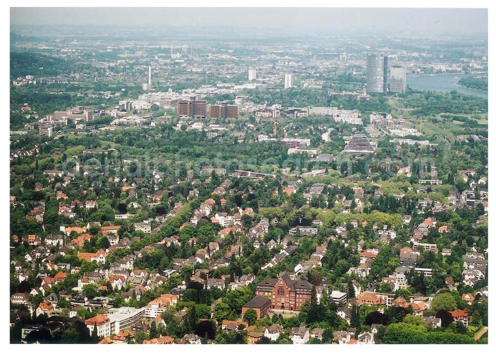 Bad Godesberg / Bonn from above - 28.05.04 Bad Godesberg / Bonn Villenviertel an der Rheinstraße Ecke Jean-Paul-Straße in Bonn. Ein Objekt der IKV GmbH Wiesbaden.