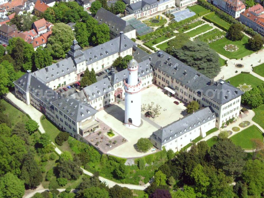 Bad Homburg from the bird's eye view: Blick auf das Schloss mit dem Wahrzeichen Bad Homburgs, der Weisse Turm.