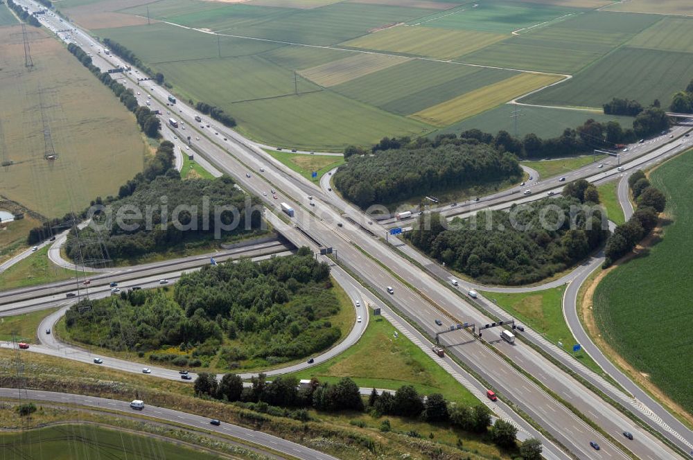 Aerial image Bad Homburg - Blick auf das Bad Homburger Kreuz. Das Bad Homburger Kreuz stellt die Kreuzung zwischen der Bundesautobahn 661 und Bundesautobahn 5 dar.