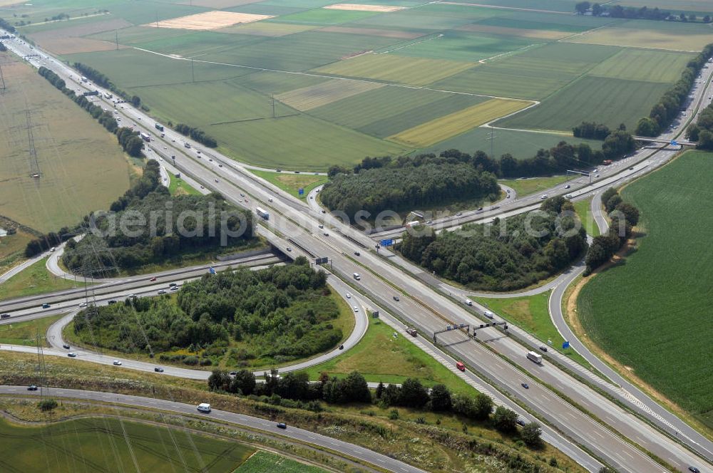 Aerial image Bad Homburg - Blick auf das Bad Homburger Kreuz. Das Bad Homburger Kreuz stellt die Kreuzung zwischen der Bundesautobahn 661 und Bundesautobahn 5 dar.