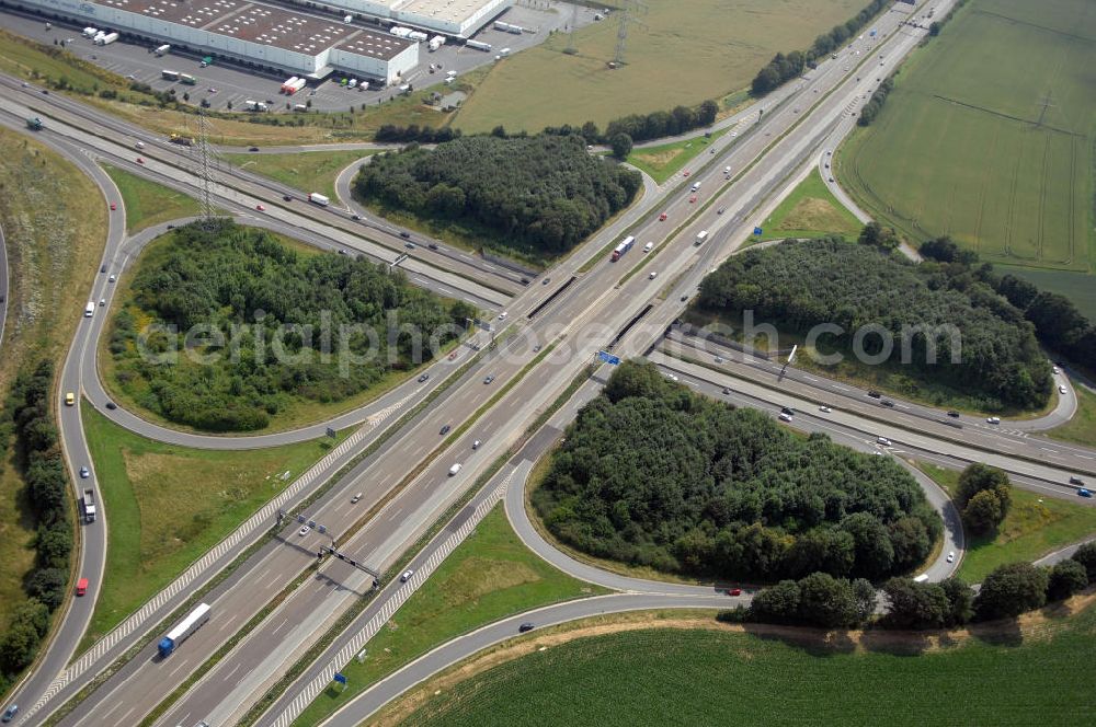 Aerial photograph Bad Homburg - Blick auf das Bad Homburger Kreuz. Das Bad Homburger Kreuz stellt die Kreuzung zwischen der Bundesautobahn 661 und Bundesautobahn 5 dar.