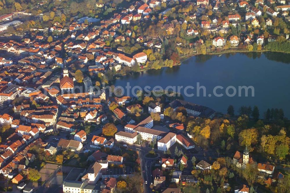 Bad Salzungen from above - ; Bad Salzungen liegt im lieblichen Tal der Werra, zwischen den grünen Südhängen des Thüringer Waldes und den eindrucksvollen Bergen der Rhön. Sie ist eine Kur- und Kreisstadt u.a. mit dem Kurhaus Bad Salzungen und dem Haus Hufeland am Burgsee.